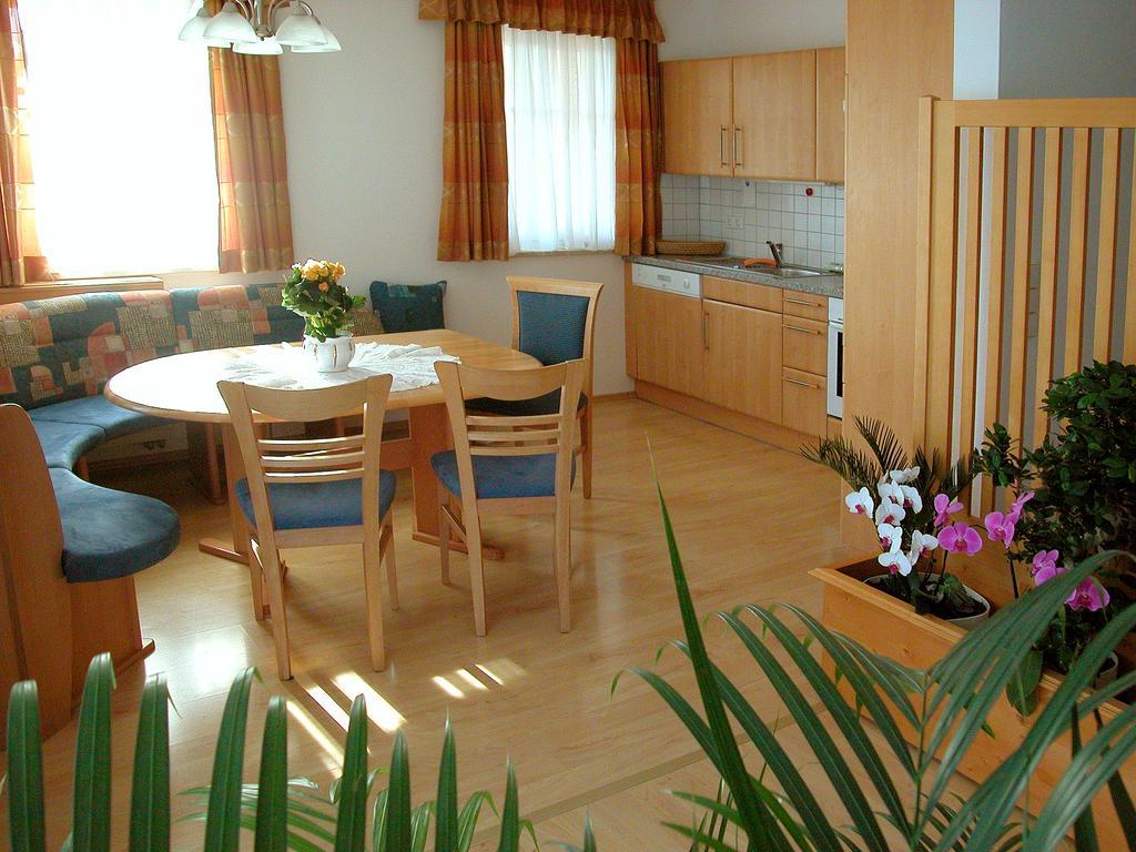 Pension Hiesel-Villa Untersbergblick Anthering Номер фото