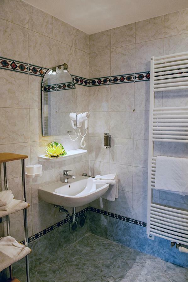Pension Hiesel-Villa Untersbergblick Anthering Экстерьер фото