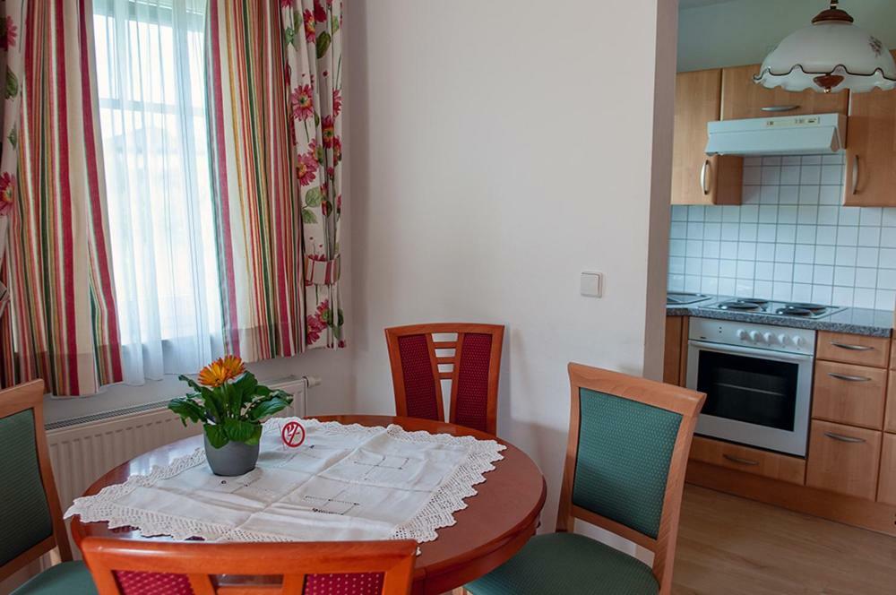 Pension Hiesel-Villa Untersbergblick Anthering Экстерьер фото