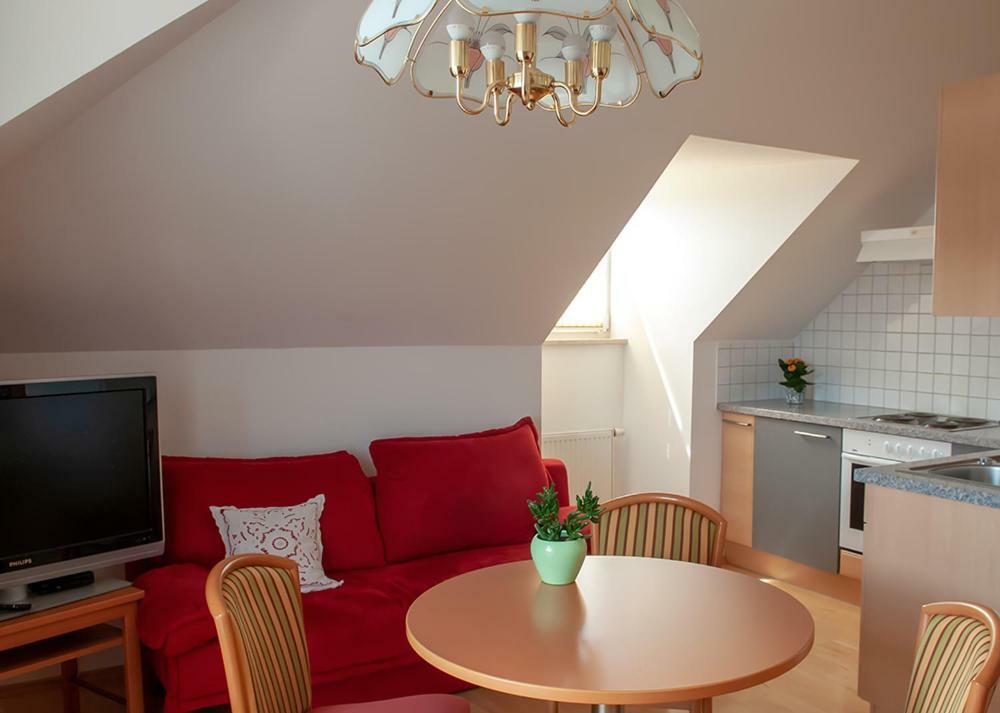 Pension Hiesel-Villa Untersbergblick Anthering Экстерьер фото